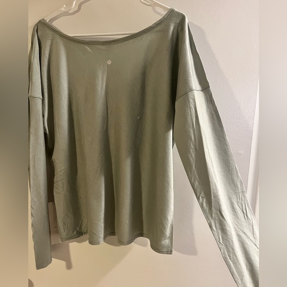Never worn LuLuLemon Heart Open Long Sleeve. Size 10 - Picture 7 of 8